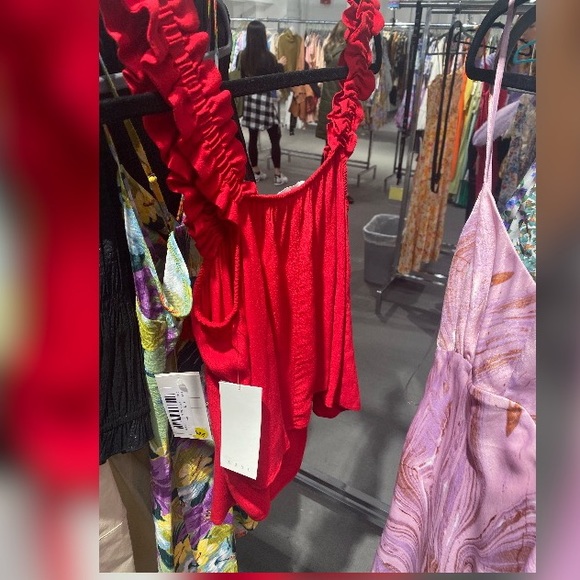 Ruffle strap tank top - Picture 4 of 5